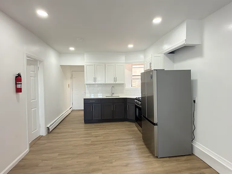 397 Avenue C #303 — Photo 7