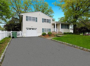 24 Larchmont Rd, Edison, NJ 08837
