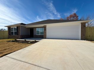 3705 N Carmine Dr, Siloam Springs, AR 72761