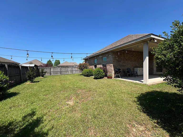 9923 Summer Woods Cir N — Photo 15