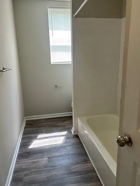 3 bed, 1.5 bath, 646 sqft, $1,650 — Photo 2
