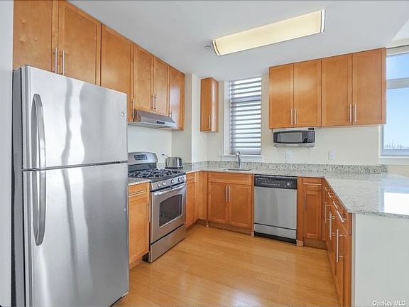 5th image of 40-28 College Point Blvd #1501