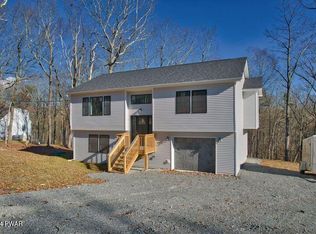 136 Ash Ln, Milford, PA 18337