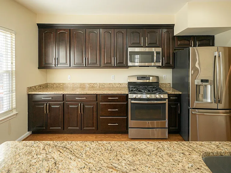 7036 Kings Manor Dr — Photo 7