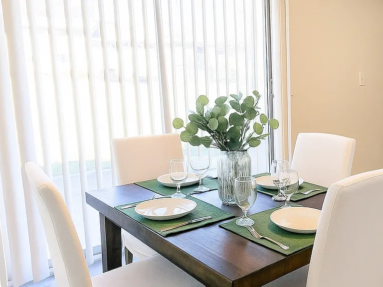 1BR Dining Area