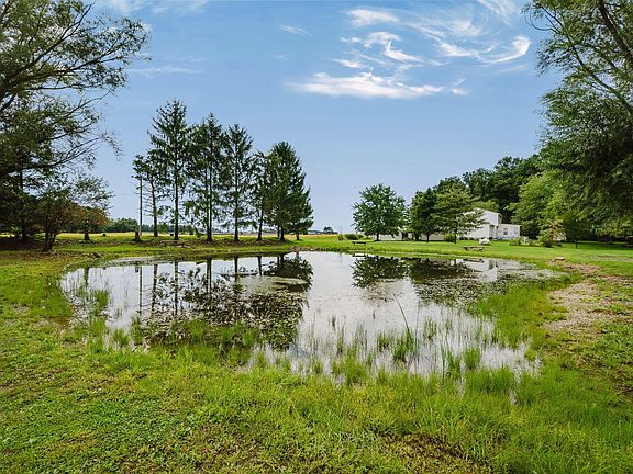 3rd image of 20340 Evans Rd