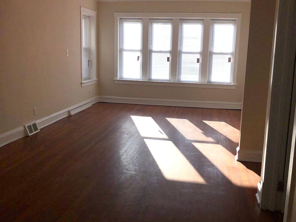 1st image of 4876 W Wabansia Ave #1