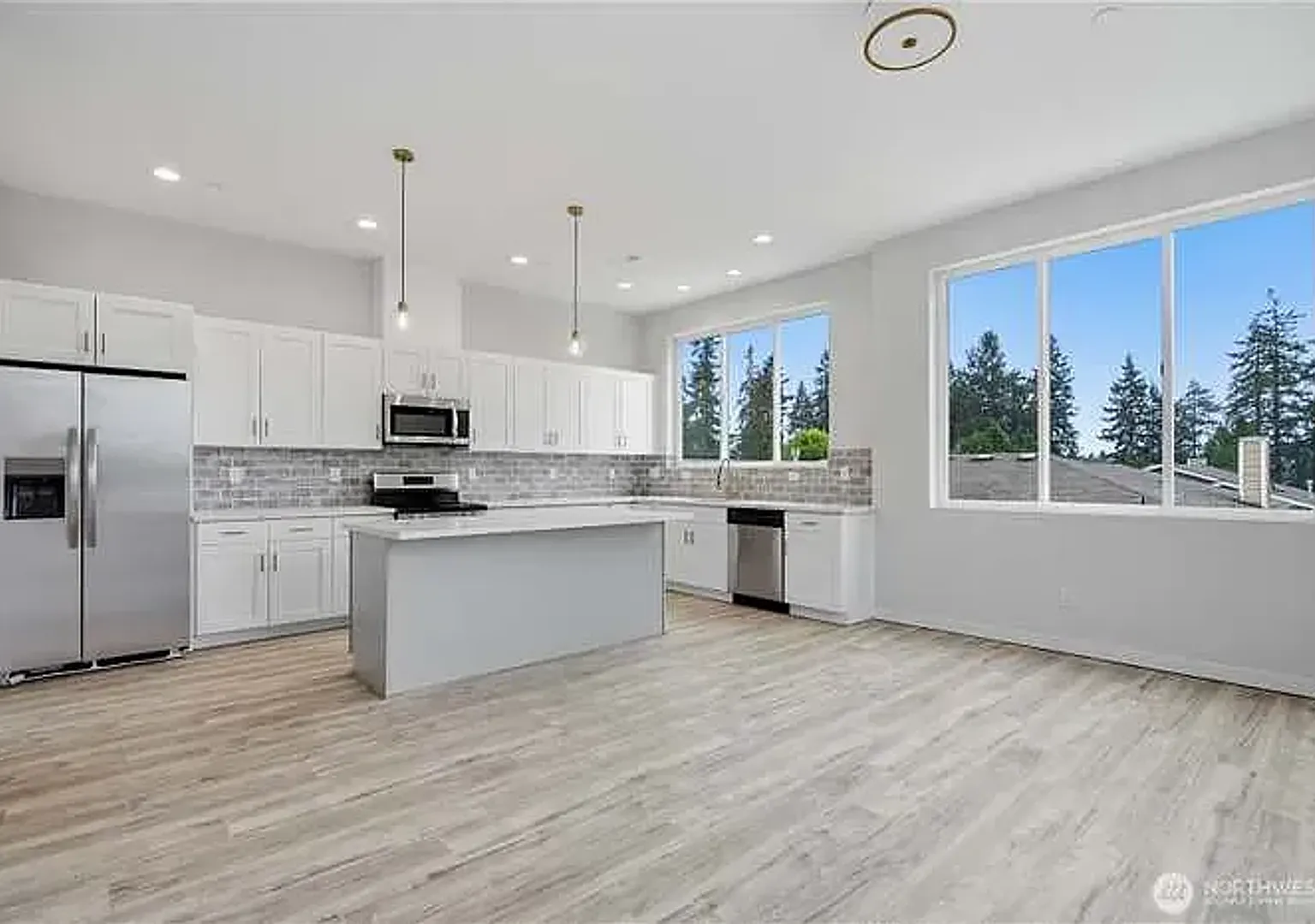 Beautiful 3 Bed, 3 Bath Home! — Photo 4