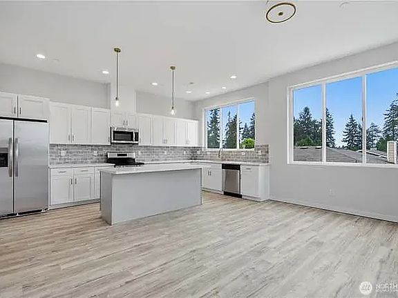 4th image of 8029 238th St SW Unit B
