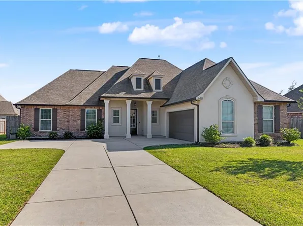 740 English Oak Dr, Madisonville, LA 70447