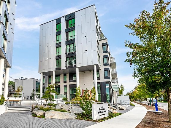 2nd image of 4932 Cambie St #605