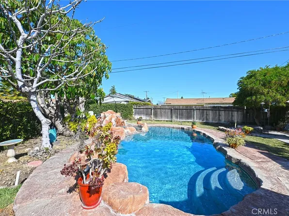 1024 S Dove Pl, Anaheim, CA 92805