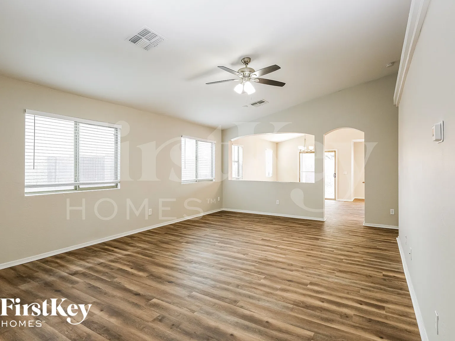3 bed, 2.0 bath, 1601 sqft, $1,930 — Photo 3