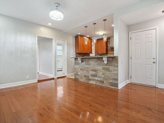 3rd image of 400 Pacific Ave Floor 2