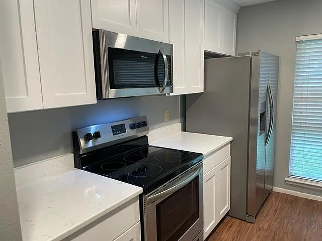 4 bed, 2028 sqft, $1,895 — Photo 4
