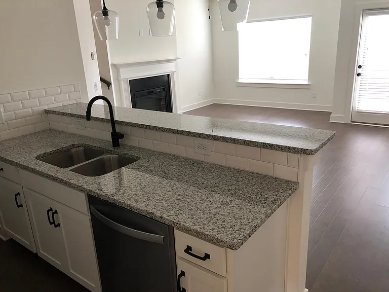 6402 Shalks Crossing Dr — Photo 6