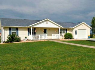 25996 Pleasant View Dr, Maryville, MO 64468