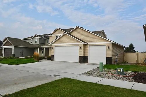 3301 N Kiernan Dr Photo 1