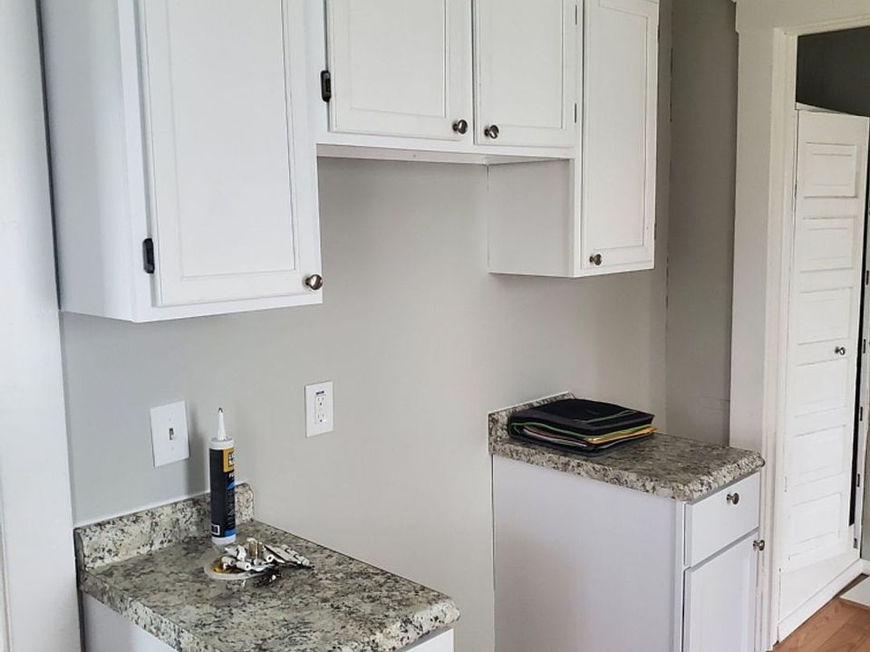 1st image of 625 Dewey Ave