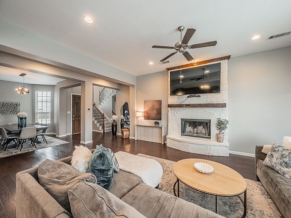 5th image of 1020 Longhill Way