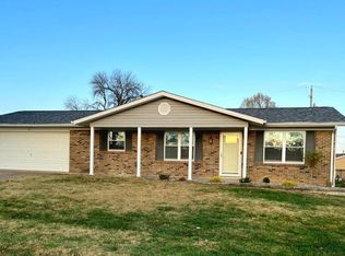 914 Mallory Dr, Saint Charles, MO 63303