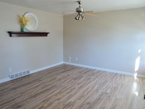 Family Room_05202017