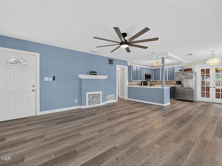 398 Golf Blvd — Photo 5