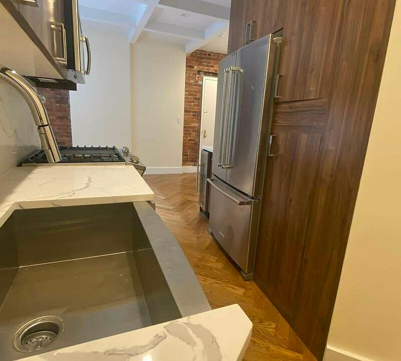 1st image of 941 Washington Ave #499