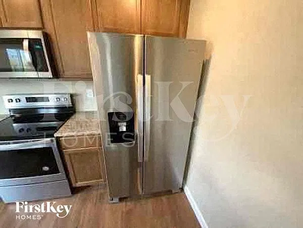 3 bed, 2.5 bath, 1562 sqft, $2,540 — Photo 4