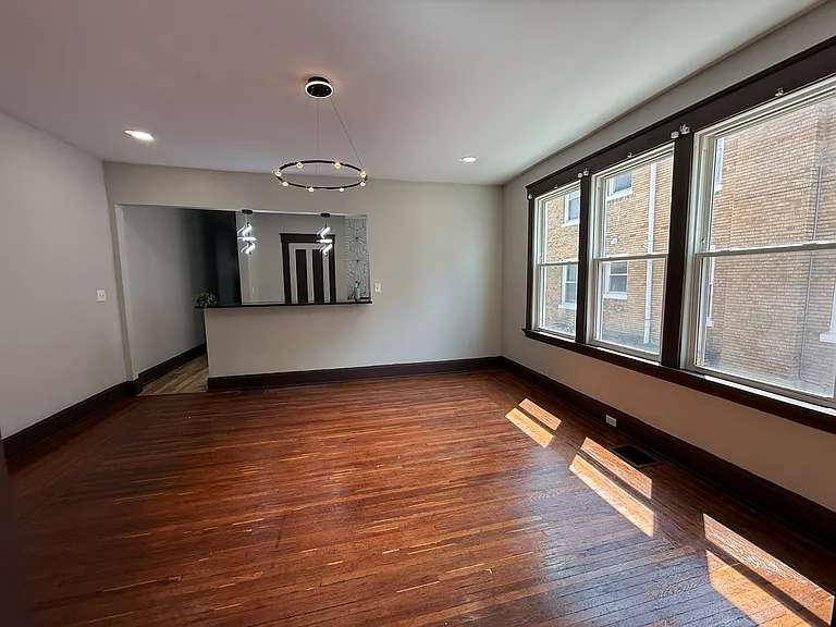 2035 Weyer Ave #5 — Photo 9