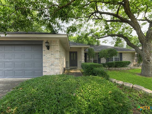 3rd image of 1345 Camellia Ln