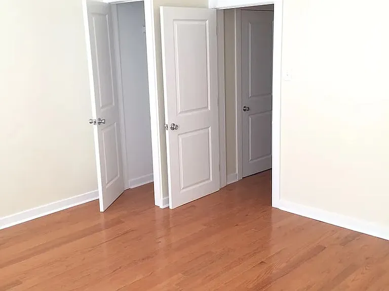 2105A W Seybert St — Photo 13