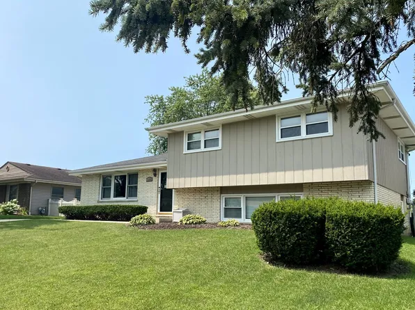 15202 Hilltop Dr, Orland Park, IL 60462