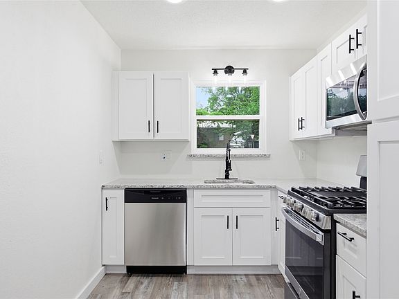 3rd image of 119 South Dr