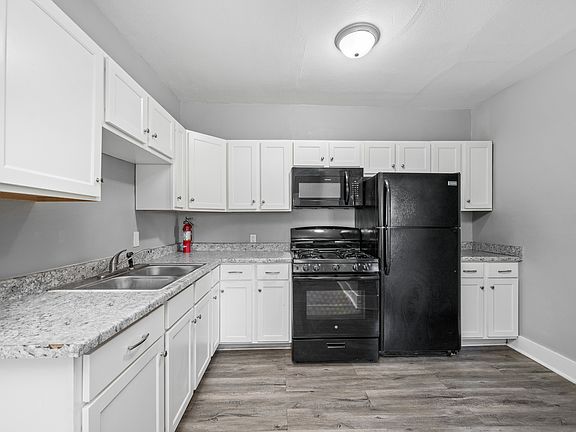 3rd image of 524 Lincoln Ct APT 3