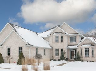 4293 Hilton Head Dr, Hobart, WI 54155