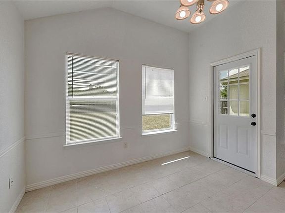 5th image of 1618 Oak Chase Trl