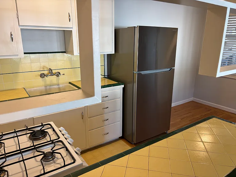 Powell Place — Photo 5