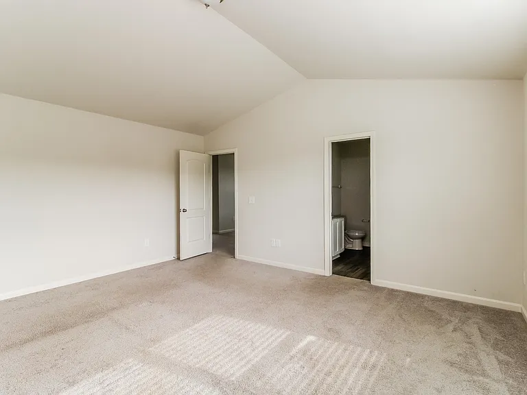 216 Glenoaks Dr — Photo 10