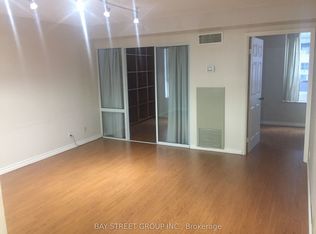 711 Bay St #414, Toronto, ON M5G 2J8