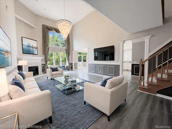 2056 Somerville, Rochester Hills, MI 48307