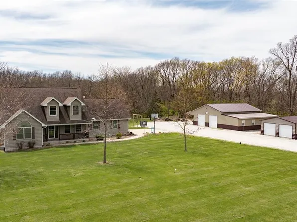 3407 Castleberry Rd, Waverly, IL 62692