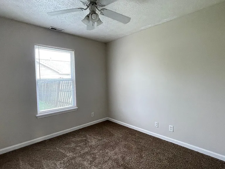 3314 Hopkins Dr — Photo 13