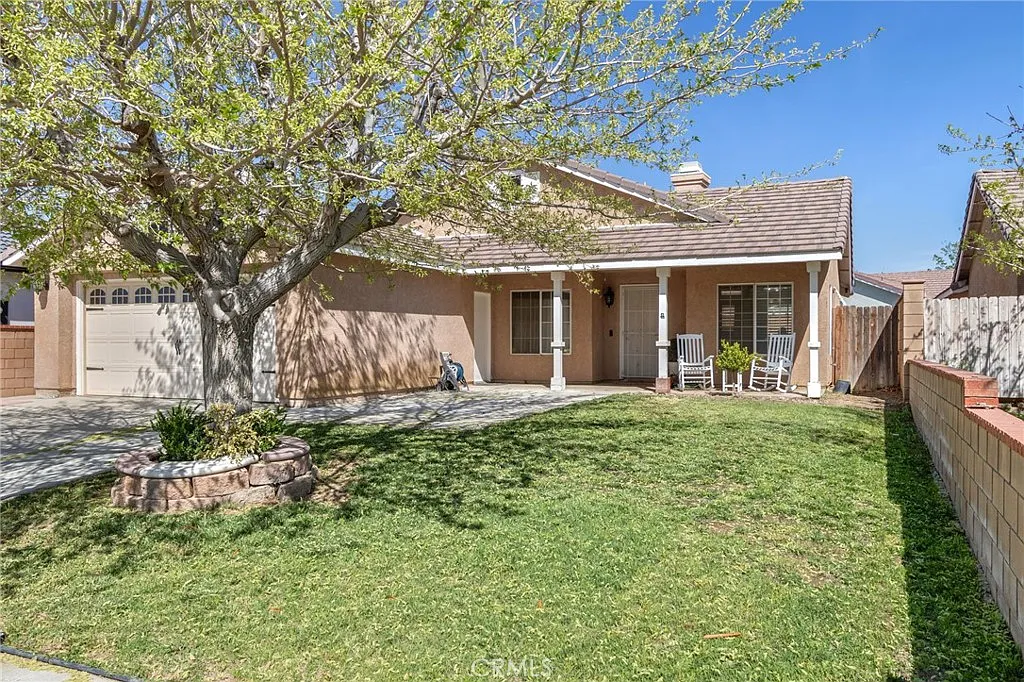 2416 Oakgrove St photo 1
