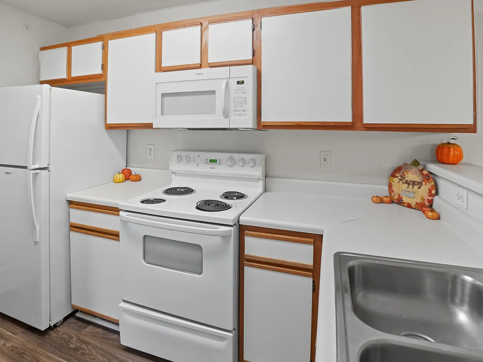 Crescent Pointe Apartments — Photo 4