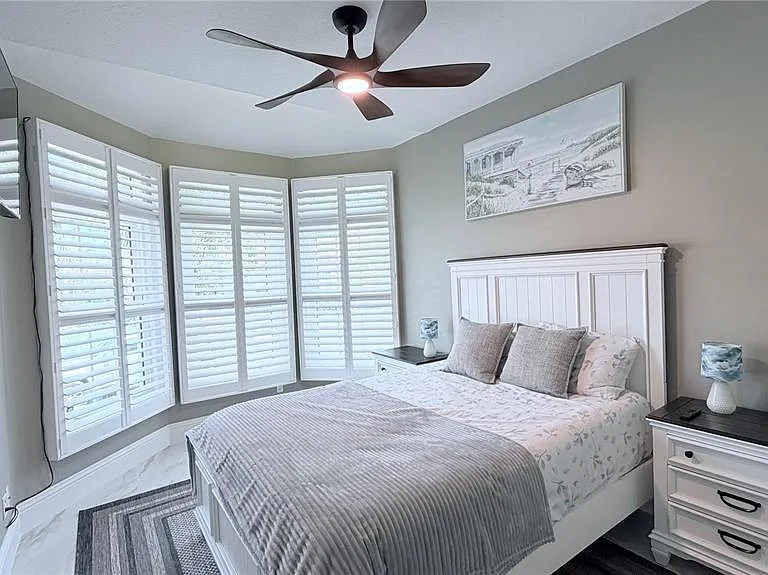218 Sand Key Estates Dr — Photo 3