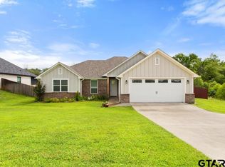 228 Smith Cir, Lindale, TX 75771