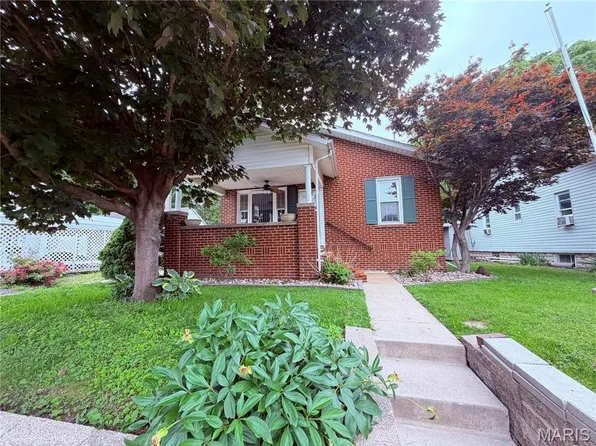100 W 3rd St, Hartford, IL 62048