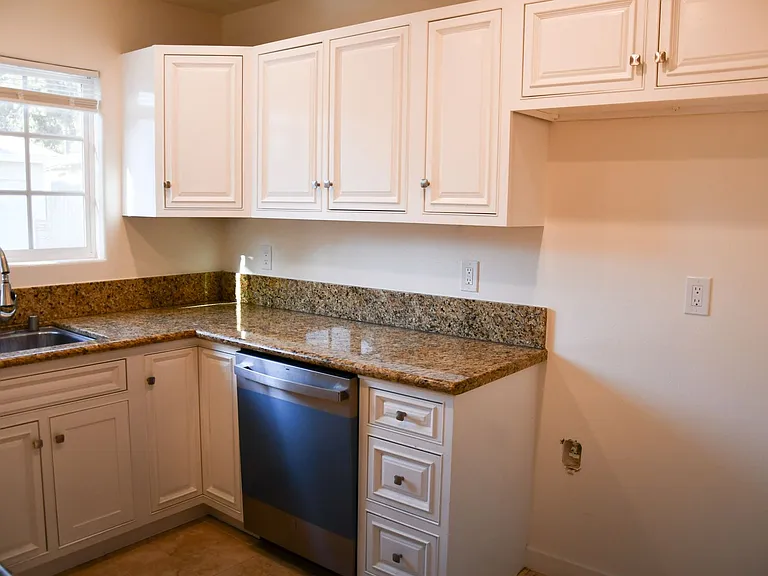 316 N Parker St — Photo 25