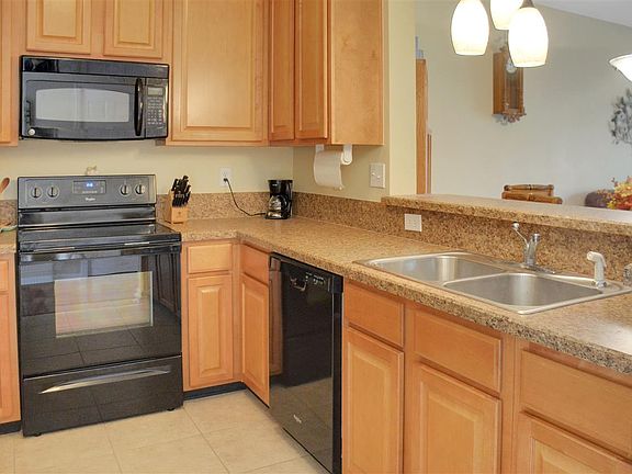 5th image of 316 Wooded Crossing Cir